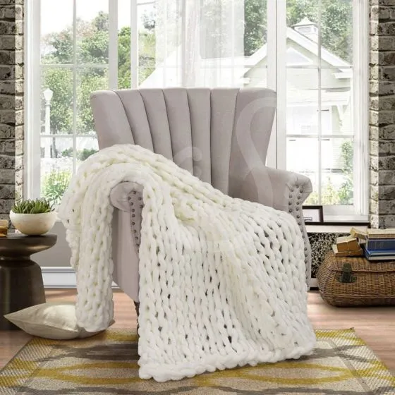 Chenille Chunky Knit Throw ~ Ivory