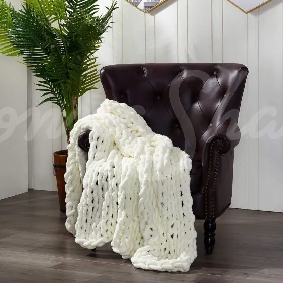 Chenille Chunky Knit Throw ~ Ivory