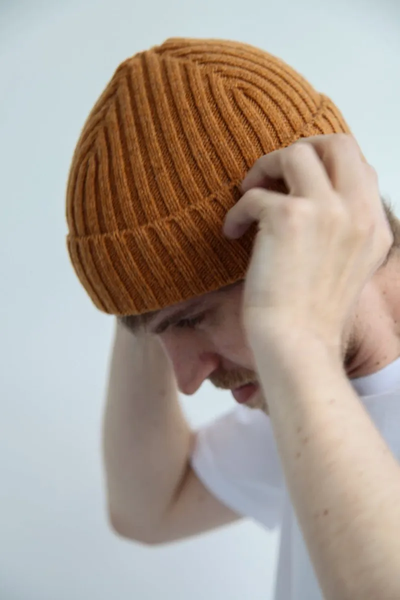 Half Dozen Super-Soft Lambswool Fisherman Beanie (Orange Gazelle)
