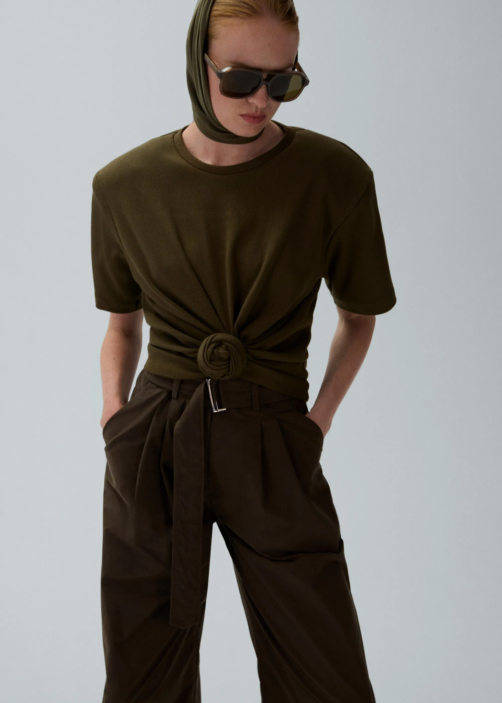 Versatile scarf in khaki