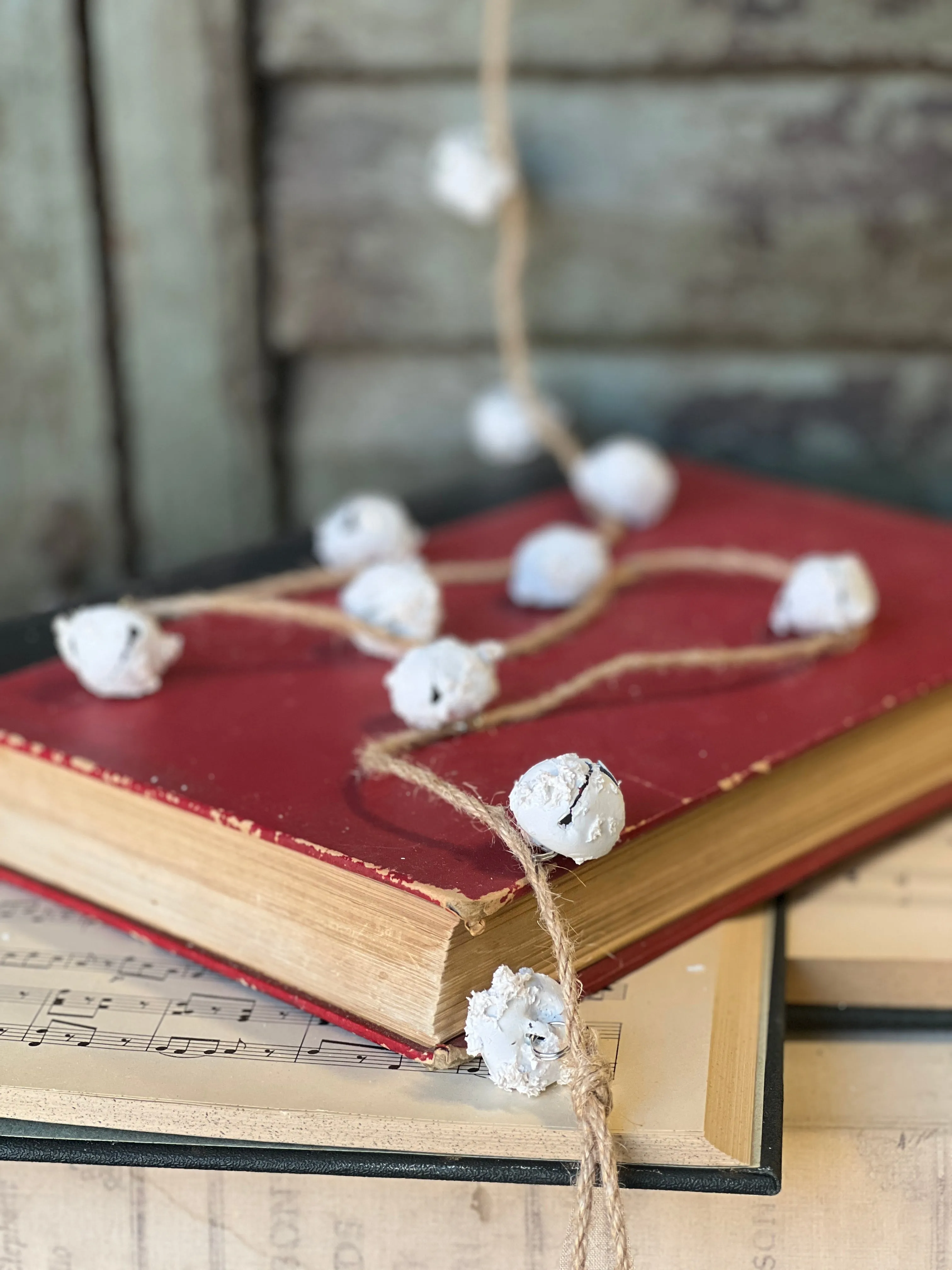 Winter White Bell Garland | 6' | Small